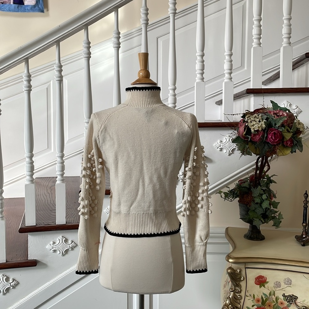 BCBG | Sweaters - Picture 2 of 3